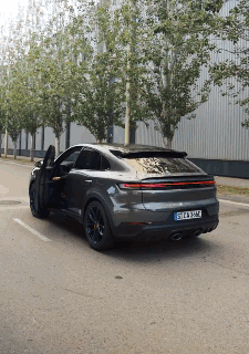 PORSHE Cayenne Turbo　E-Hybrid Coupé with GT Package